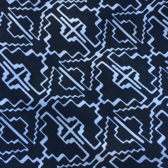 ✨Chaps Patterned Wrap Top✨ - Picture 6 of 7